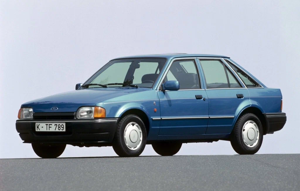 Ford Escort — кузовные запчасти